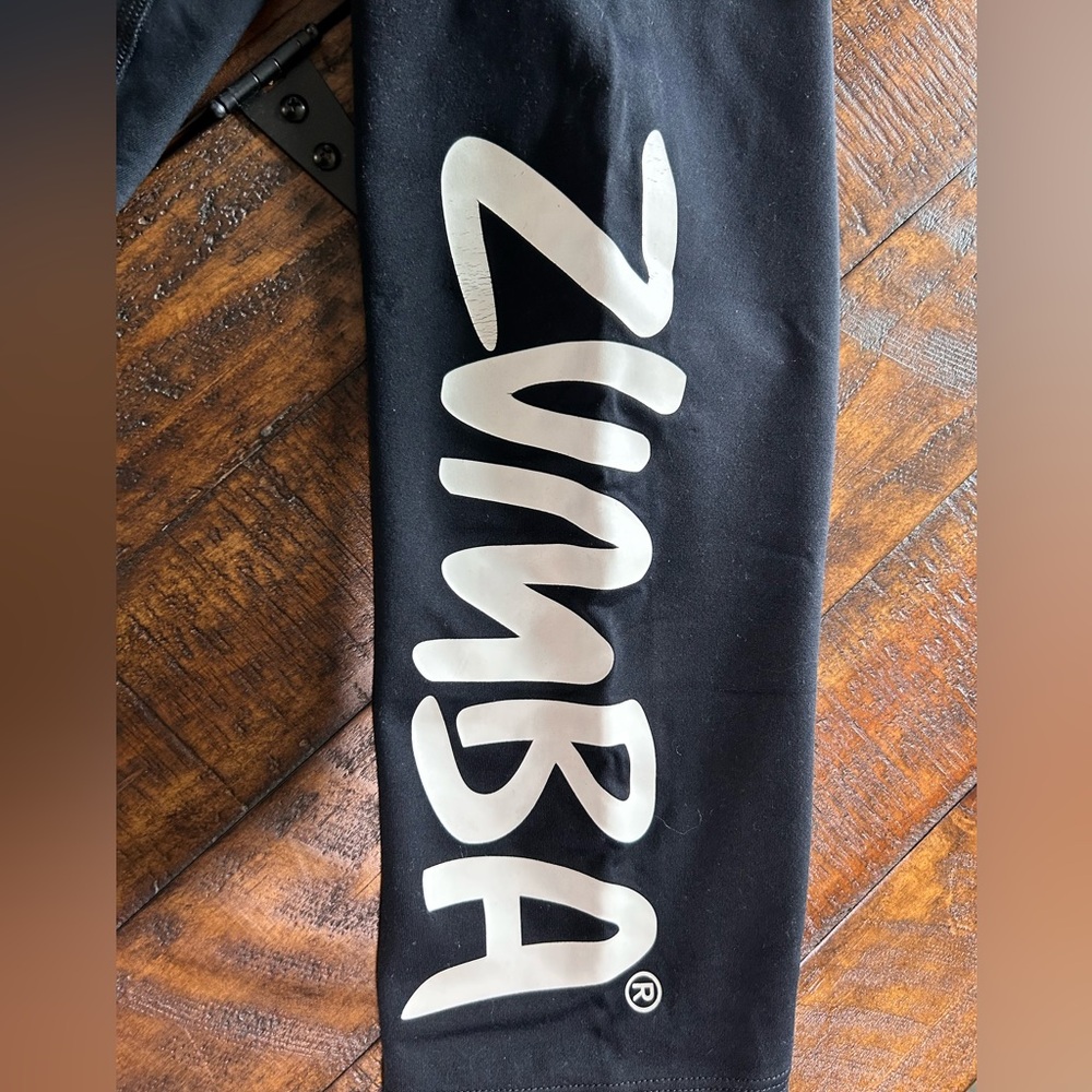 Zumba Fitness Basic Black Capri Length Leggings Size XL - Picture 2 of 4